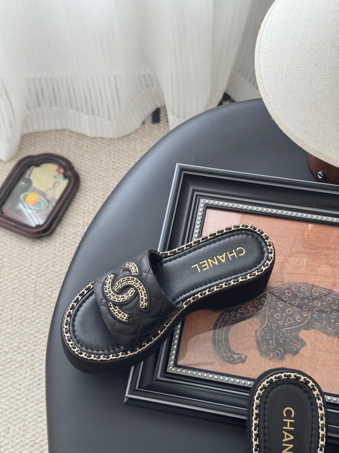 WEDGE HEELS IN BLACK CALFSKIN MIX CHAIN BASE