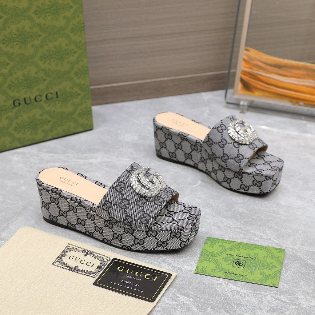 HIGH WEDGE PLATFORM WITH DOUBLE G IN GRAY CANVAS