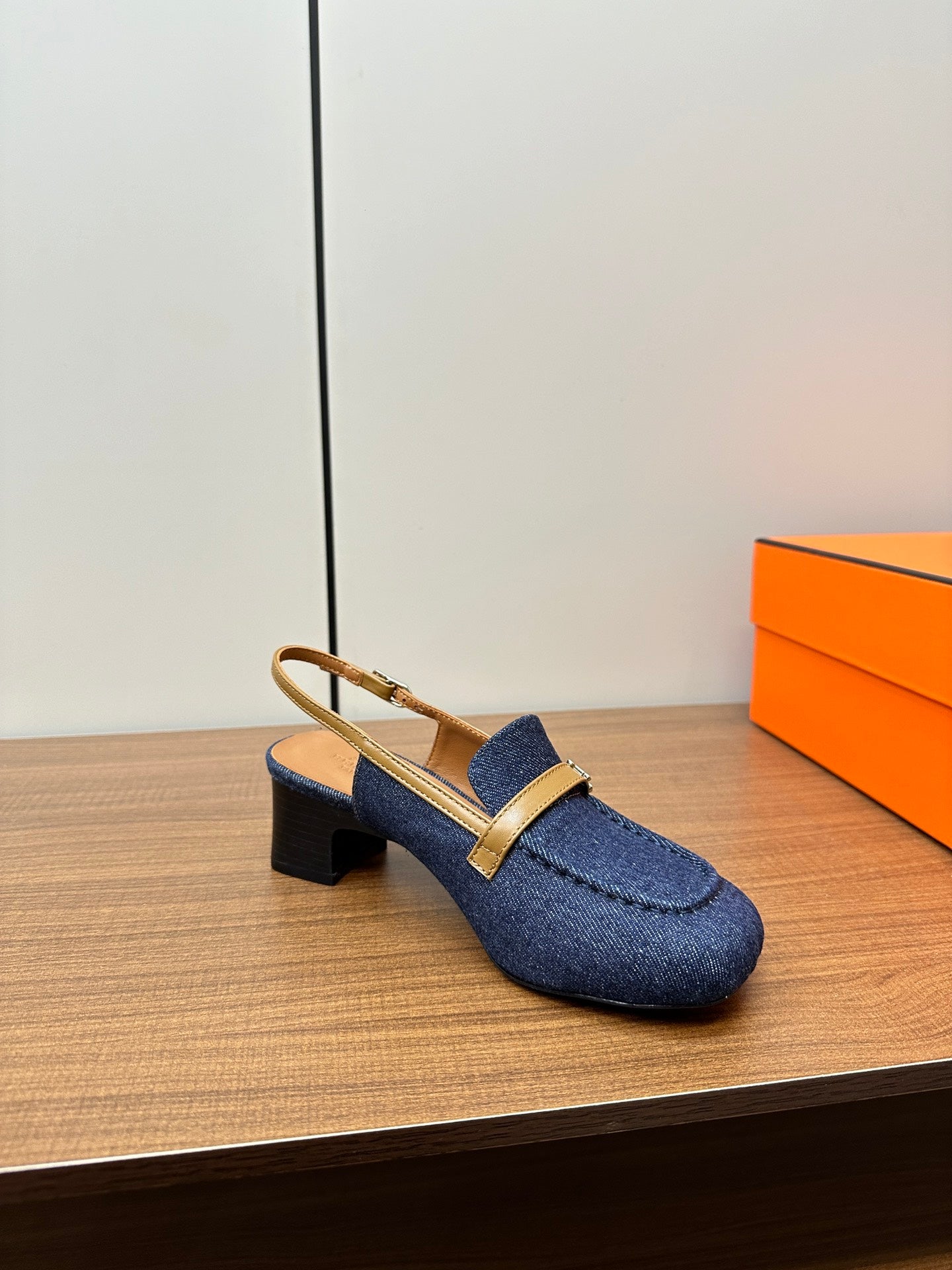 Infinie 50 pump navy