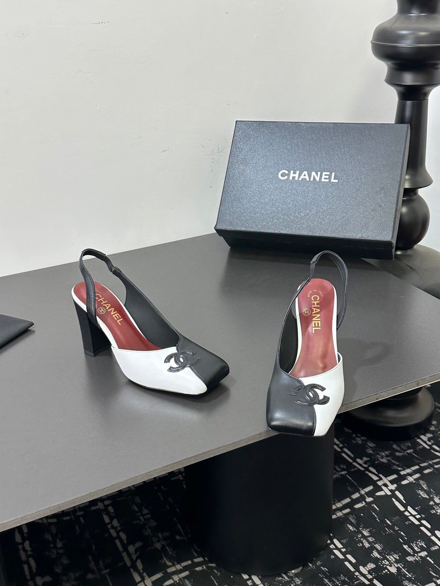 CC 2026 Slingback 75 Black White Cowhide 668139