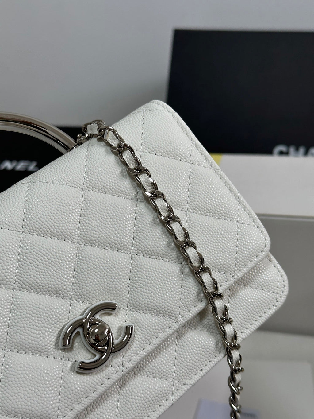 CC 25P Wallet Woc Handle 19cm White Leather Silver Hardware 243451