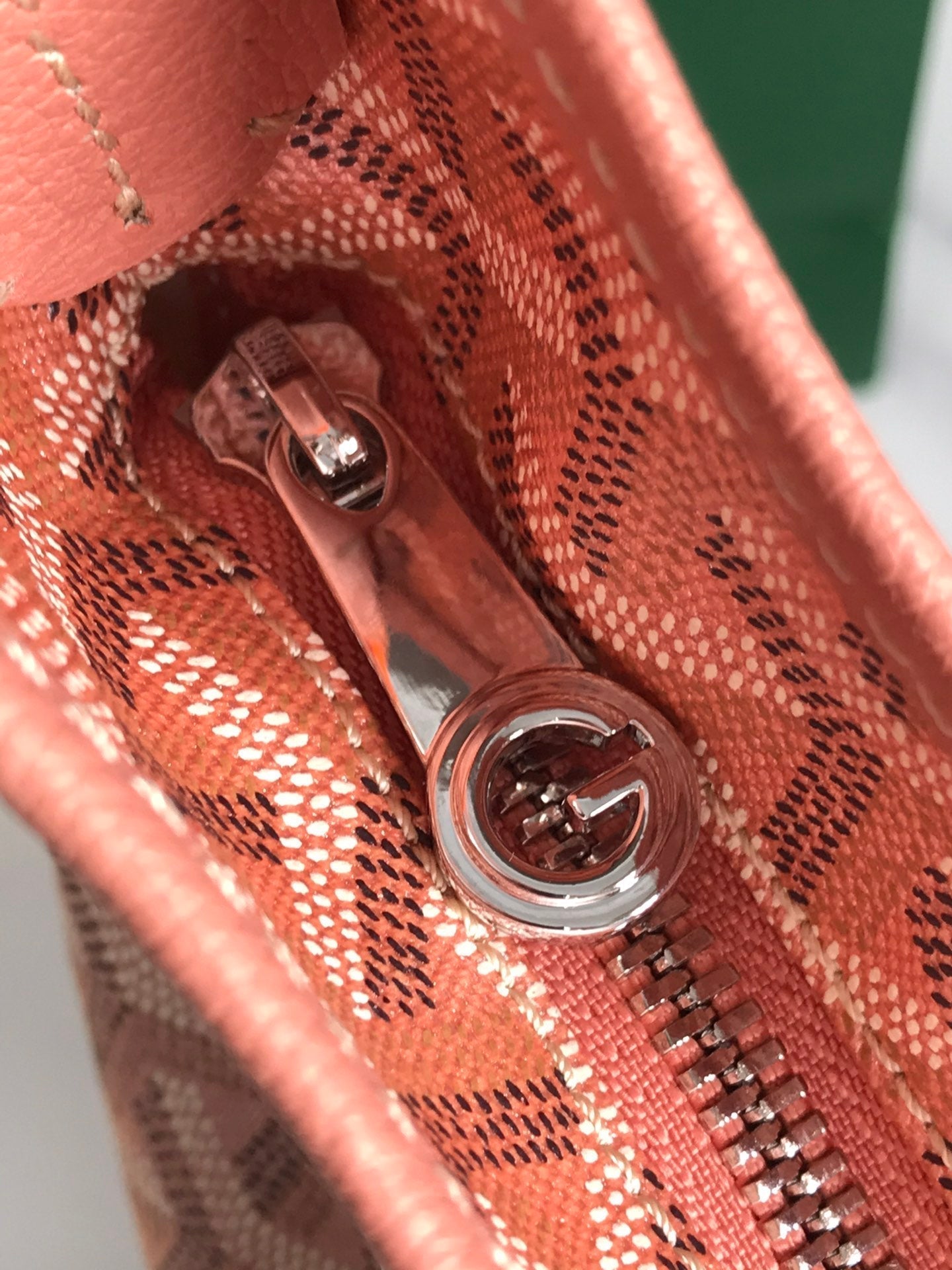 HOBO BOHÃˆME 42 IN MANHATTAN PINK GOYARDINE CANVAS AND LAMBSKIN