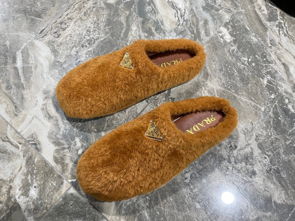 PRADA 26S SLIPPERS IN CARAMEL BROWN WOOL