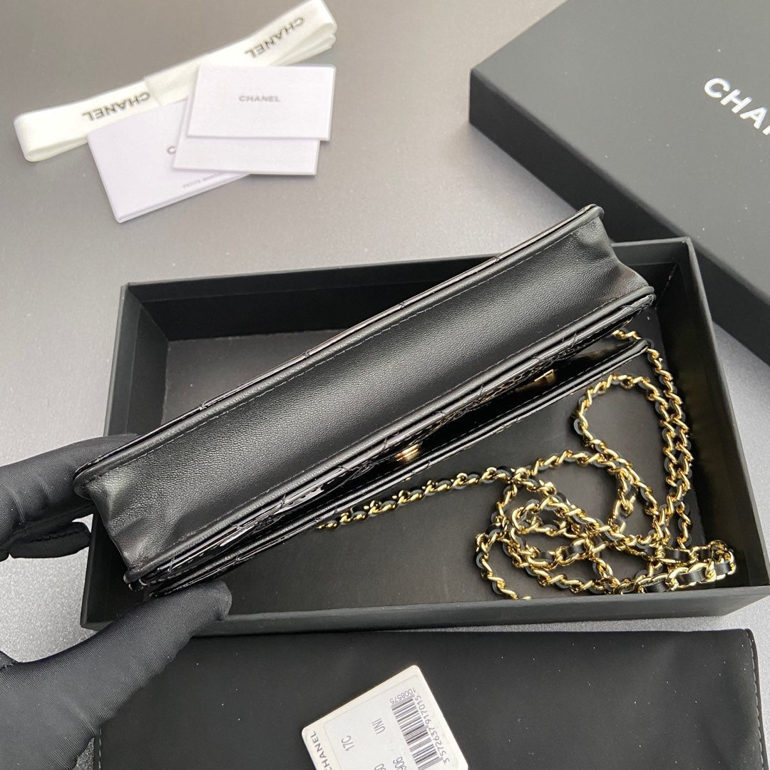 CC Woc 20cm Black Patent Calfskin Gold Hardware
