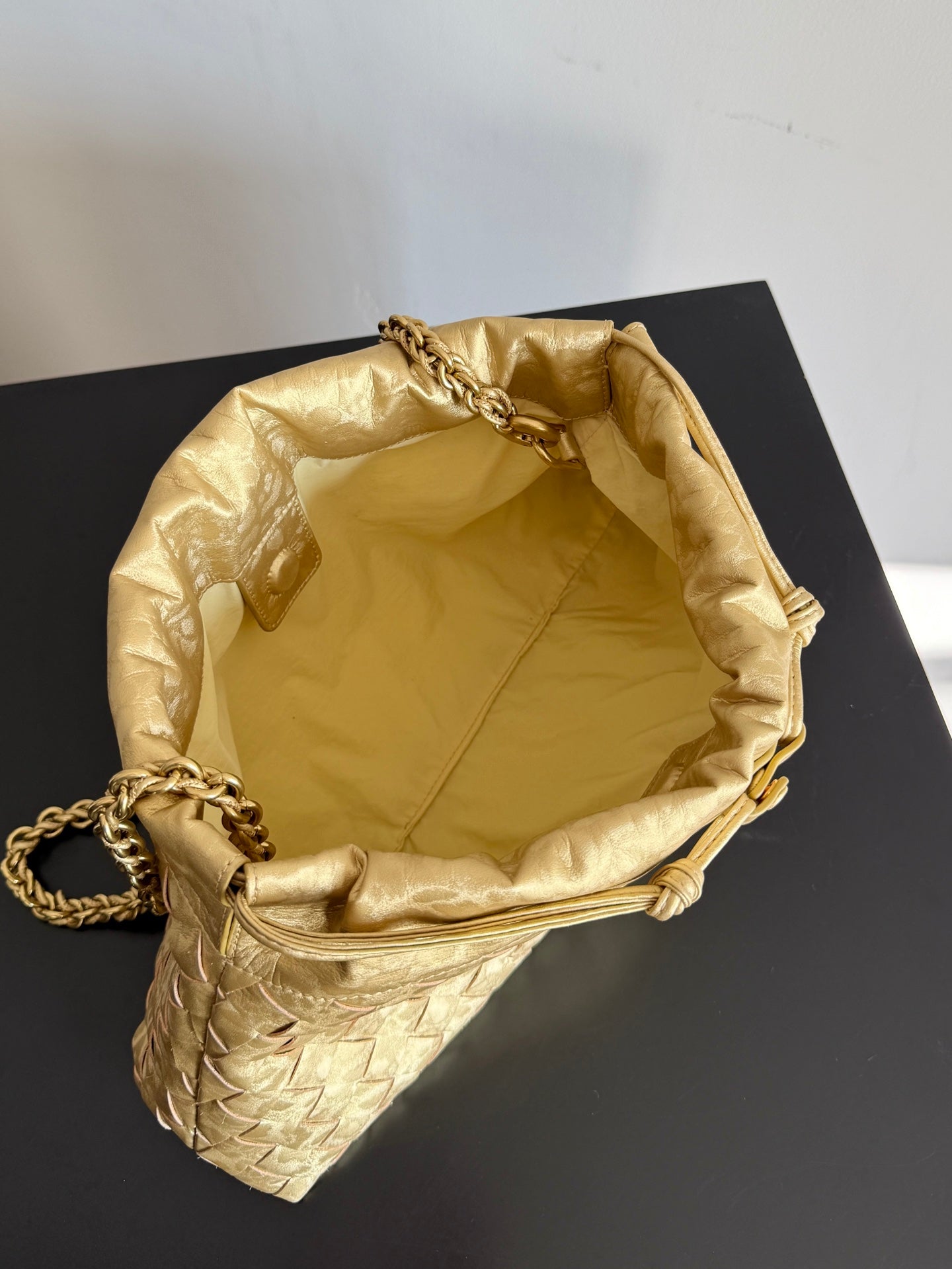 Bottega Veneta 2026 Dustbag 33cm Gold Intrecciato Lamina Satin Leather 137019