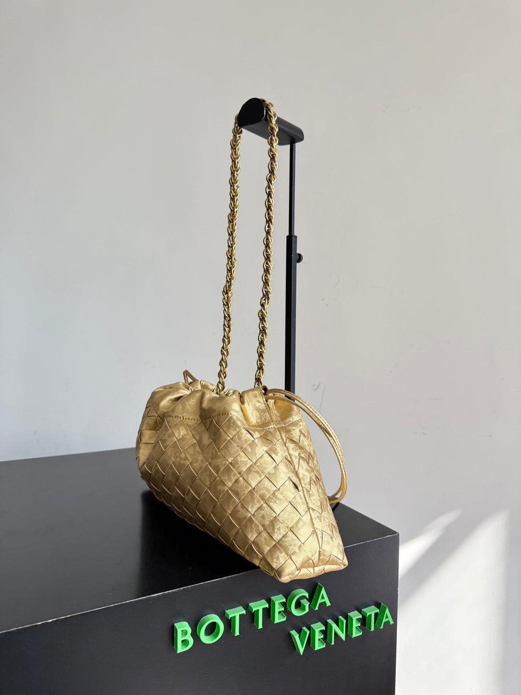 Bottega Veneta 2026 Dustbag 33cm Gold Intrecciato Lamina Satin Leather 137019