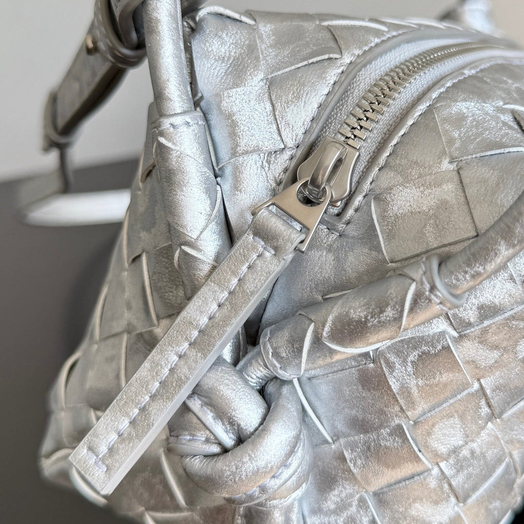 Bottega Veneta 2026 Loop Bag 21cm Silver Intrecciato Woven Leather 137119