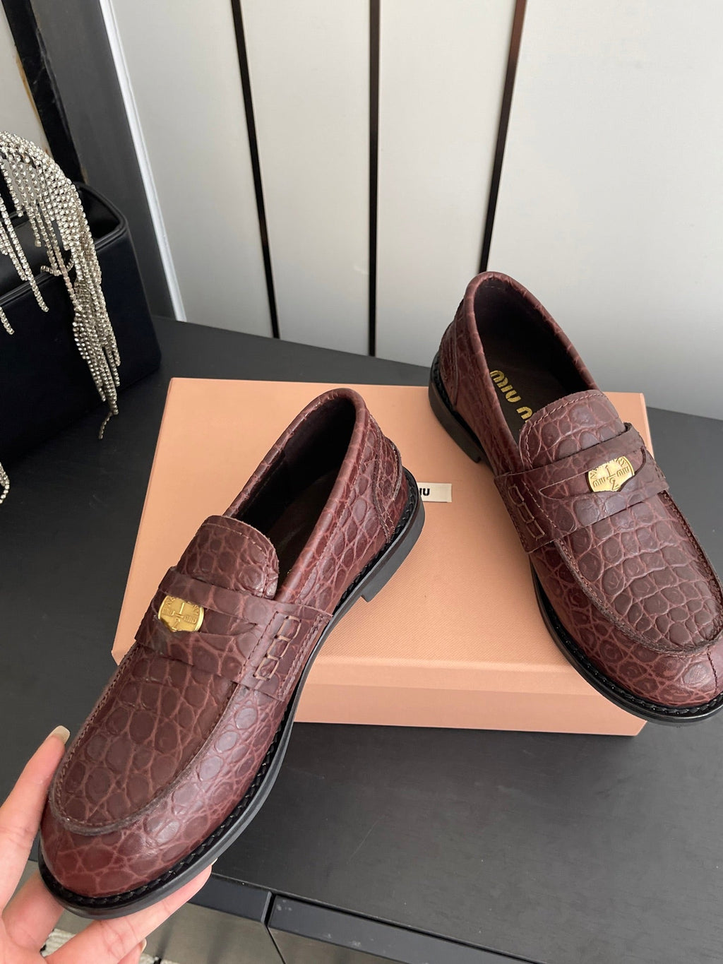 MIU 26 Casual Loafers Red Brown Crocodile Embossed Calfskin 631626