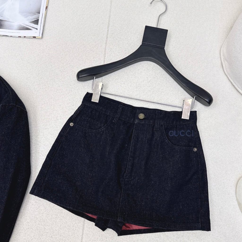 Gucci 25 Denim Short Dark Blue Cotton 596440