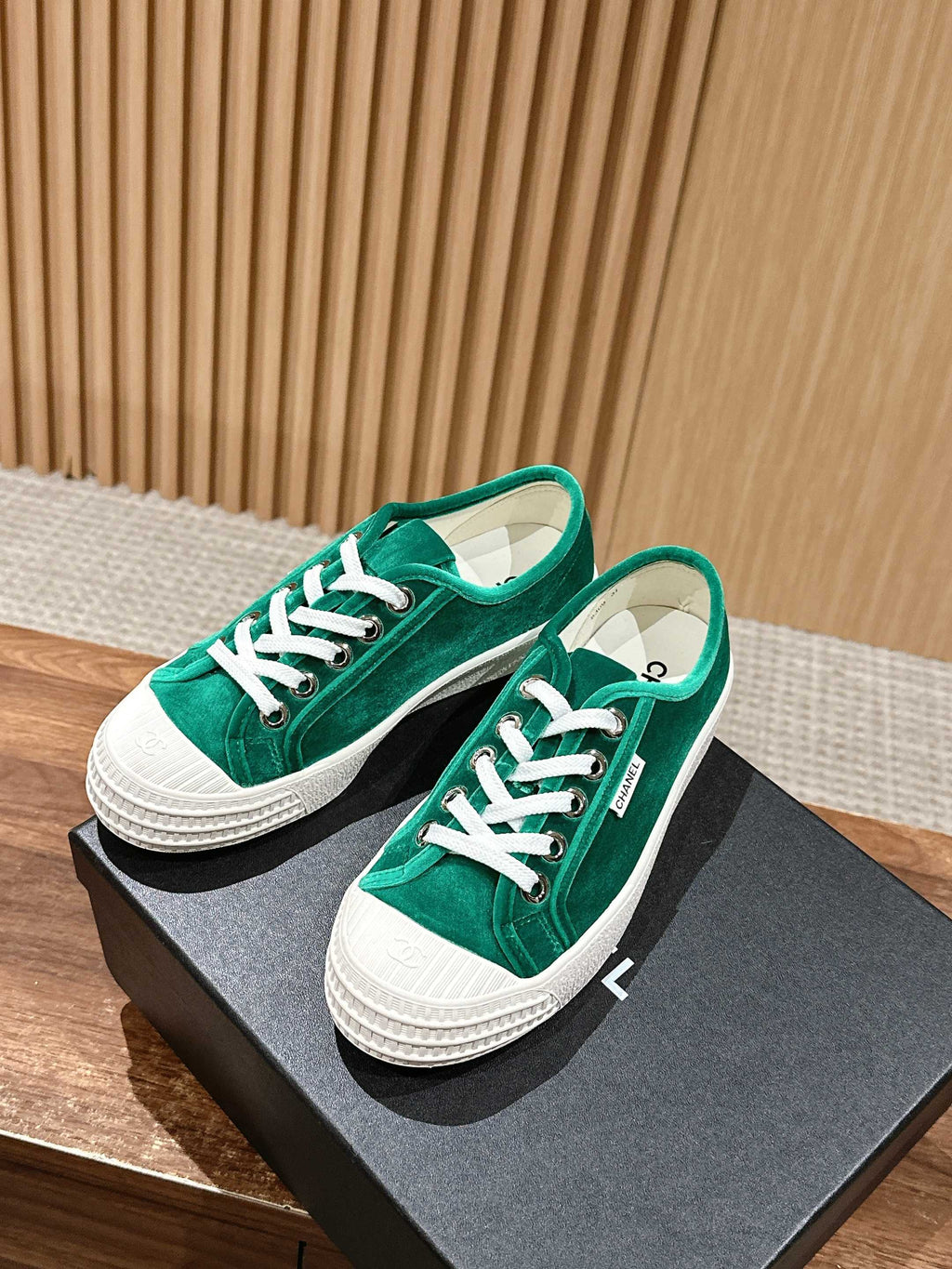 CONVERSE SNEAKER IN TEAL GREEN VELVET