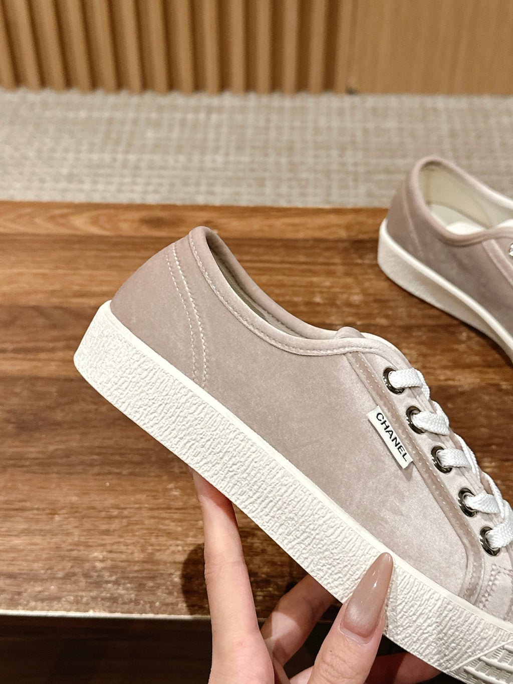CONVERSE SNEAKER IN KHAKI BROWN VELVET