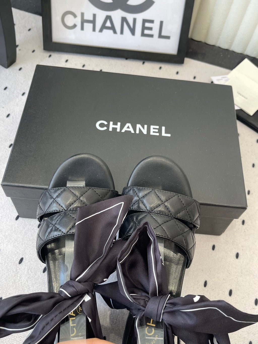 CC 26s Sandals 55 Black Sheepskin 650080