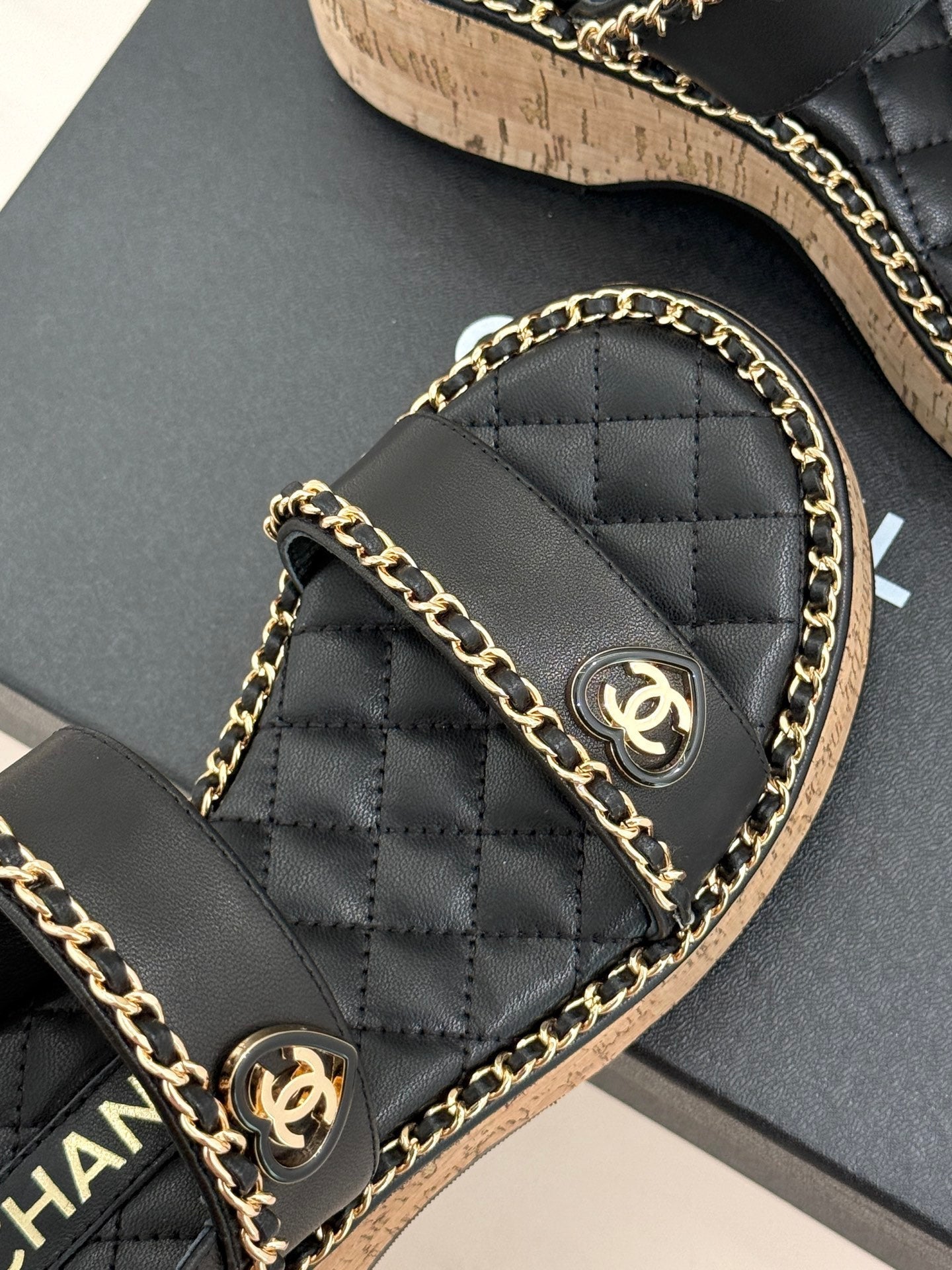 THICK-SOLED CHAIN HEART SANDAL IN BLACK LAMBSKIN