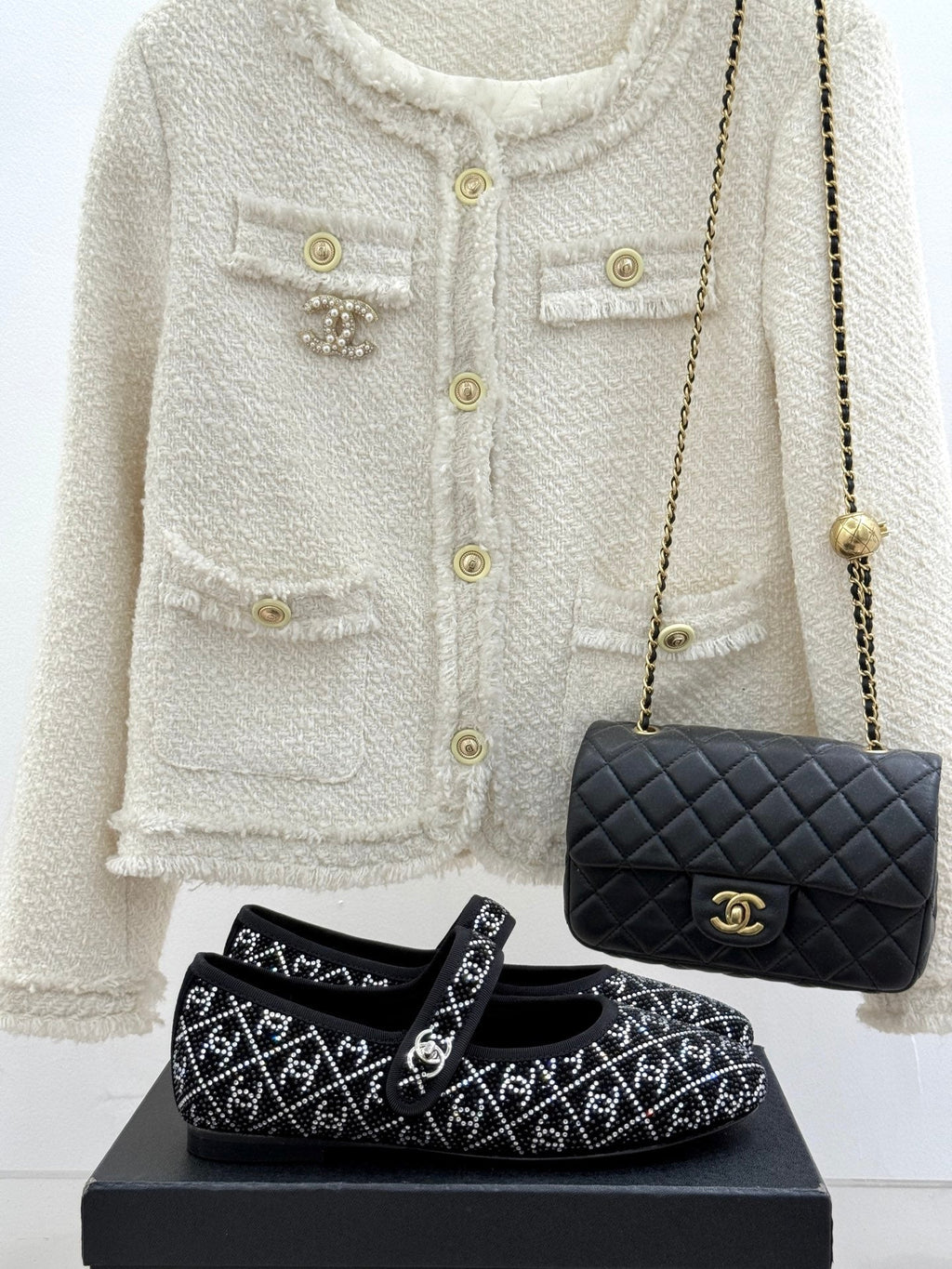 CC FLAT MARY JANE 25SS IN BLACK EMBELLISHED WITH RHINESTONES