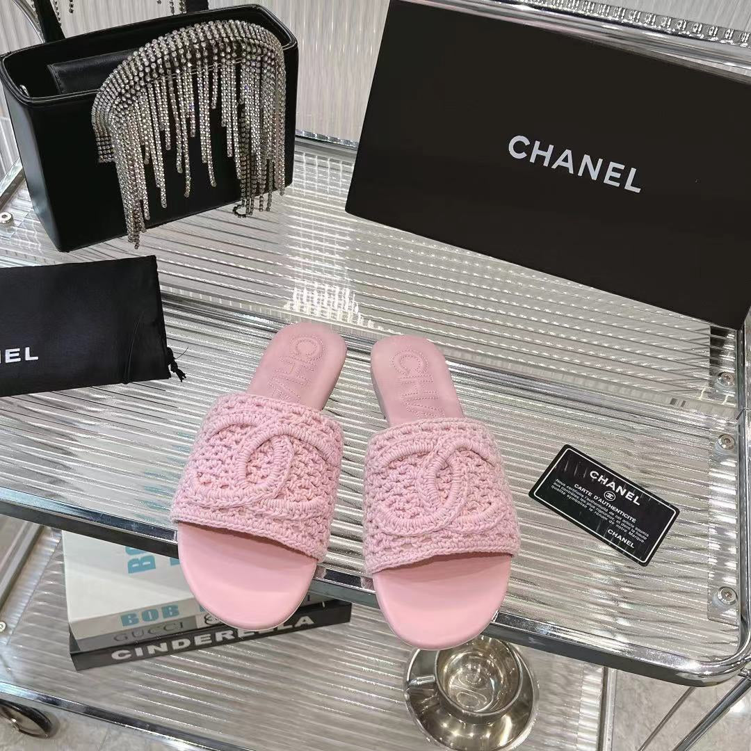 SLIPPERS LIGHT PINK SHEEPSKIN
