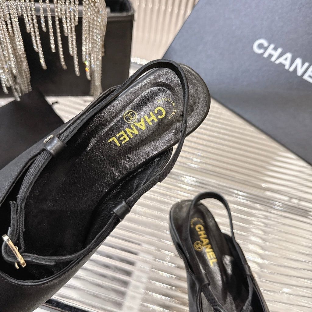 CC 2026 Retro Sandals Black Sheepskin 668076
