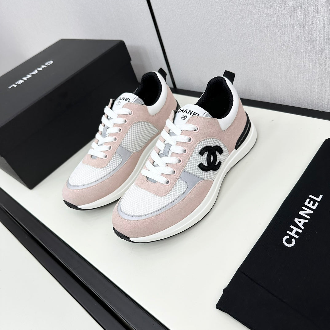 SNEAKER IN LIGHT PINK SUEDE AND WHITE BREATHABLE MESH