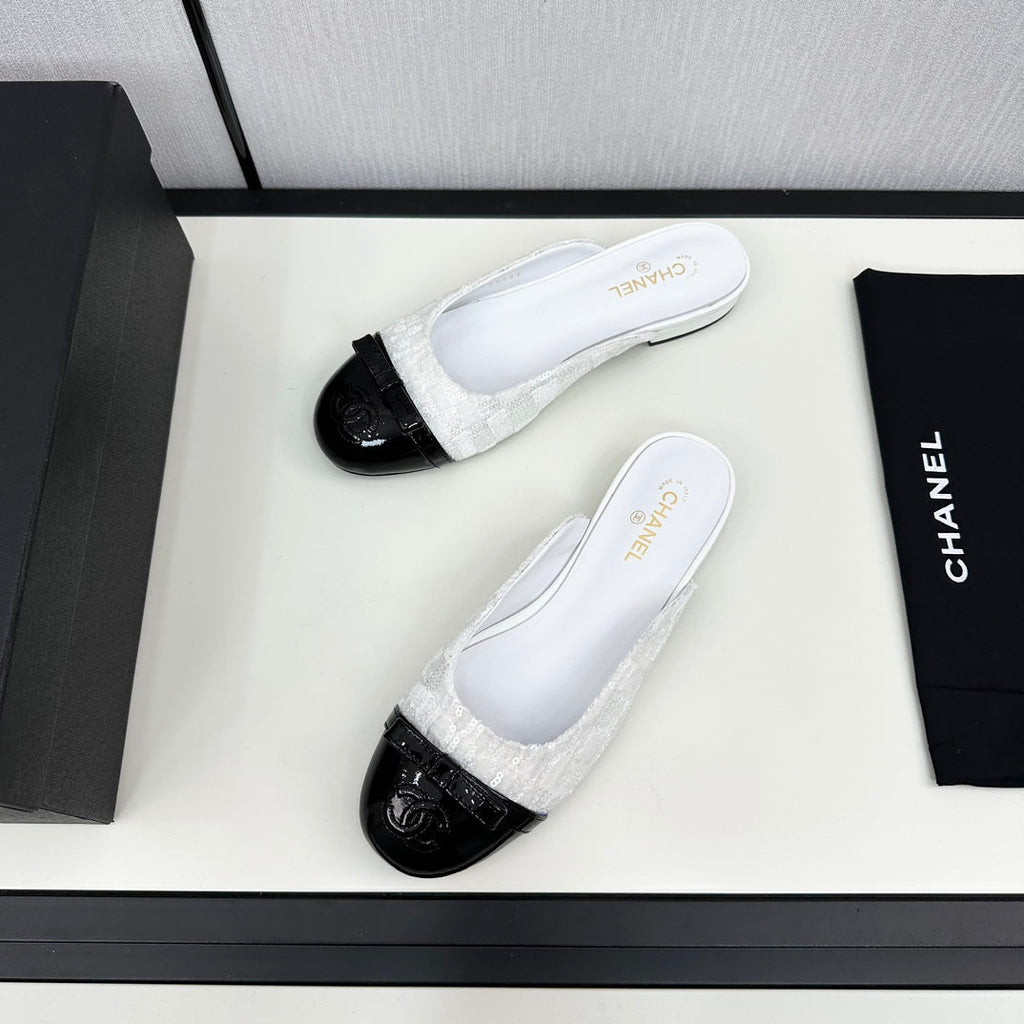 BOW MULE IN WHITE FABRIC AND BLACK CALFSKIN