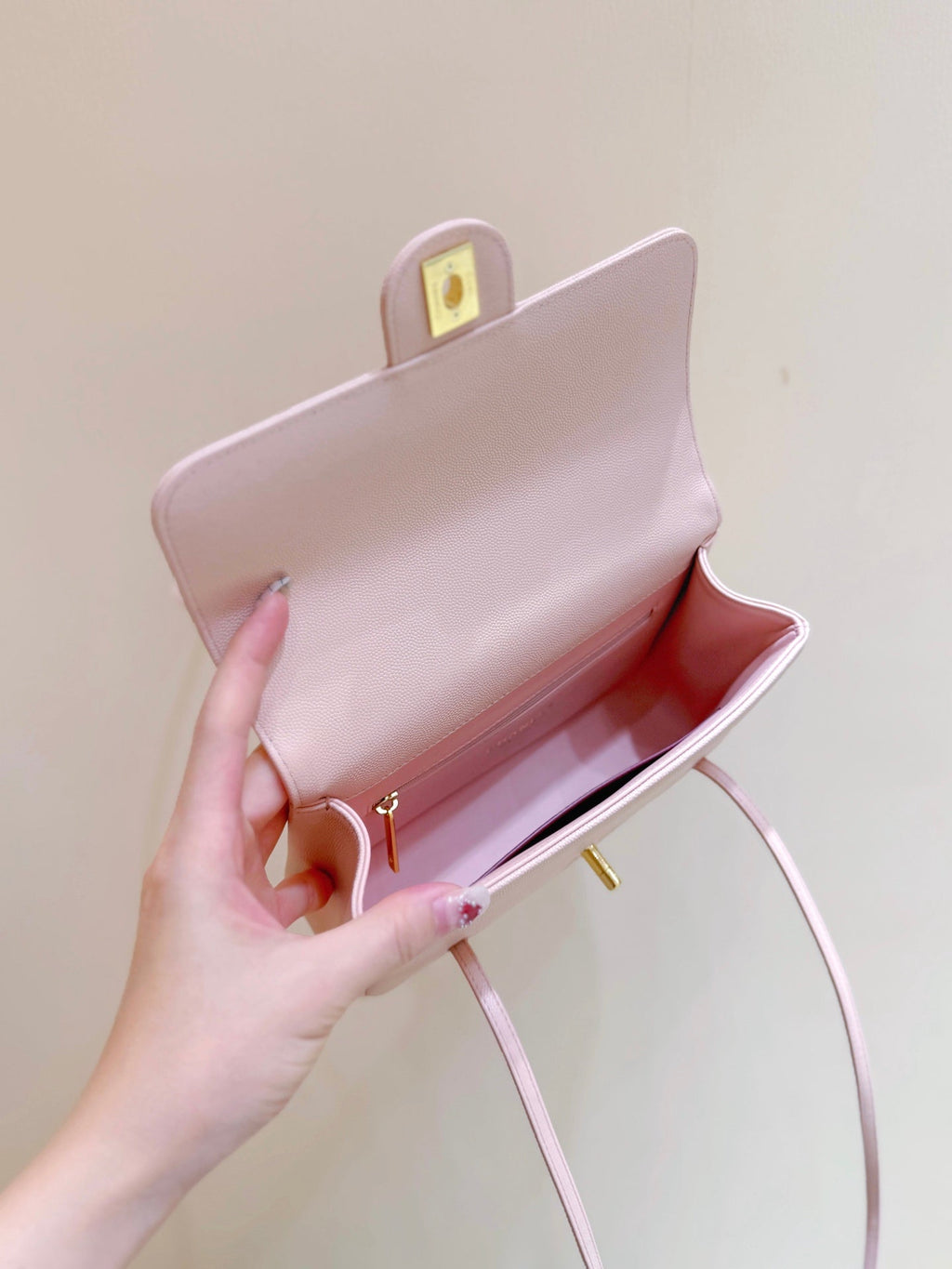Chanel 26 Shoulder Bag 22cm Pink Caviar Leather 351910