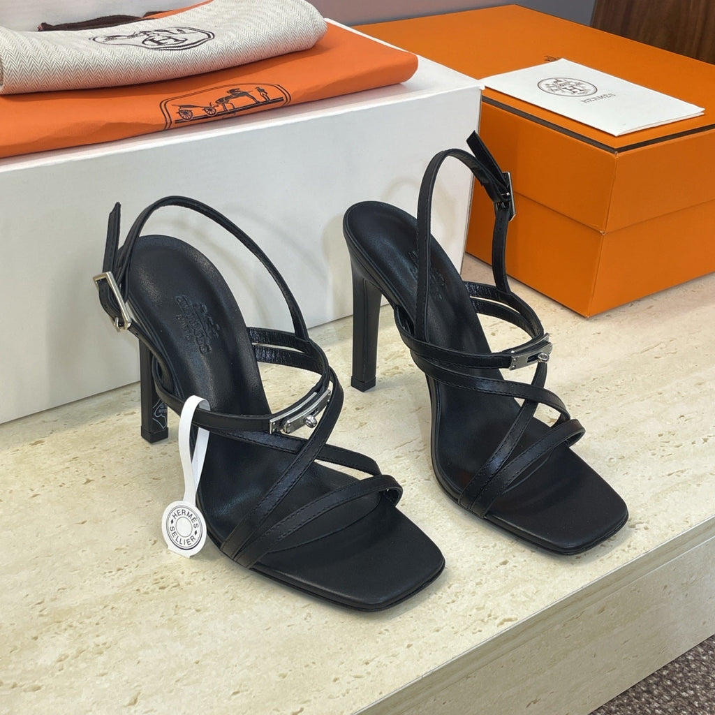 HM 26ss Kelly Sliver Buckle Sandals 95 Black Calfskin 607172