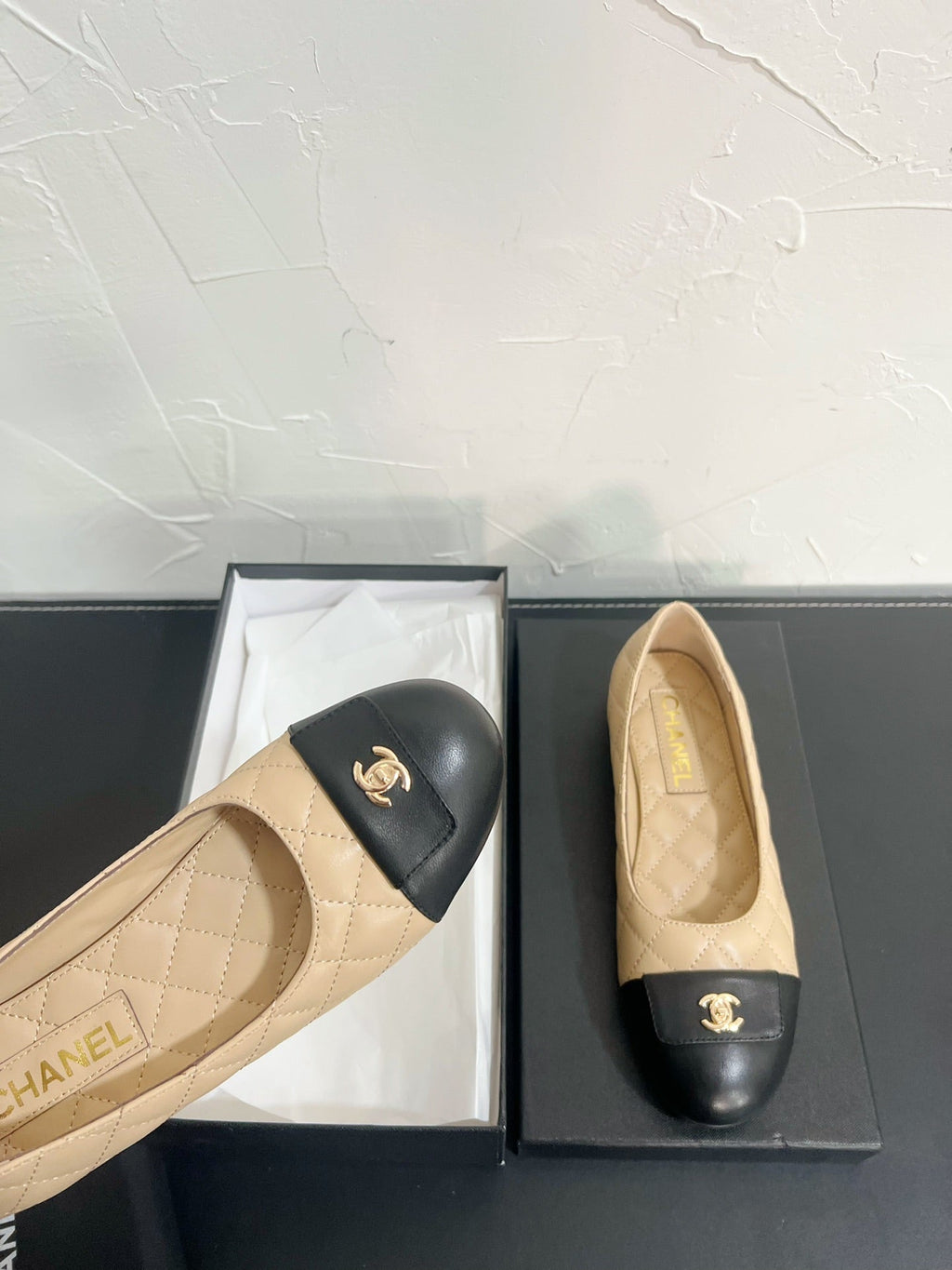 CC Ballet Flats In Beige Mix Black Quilted Lambskin 949713