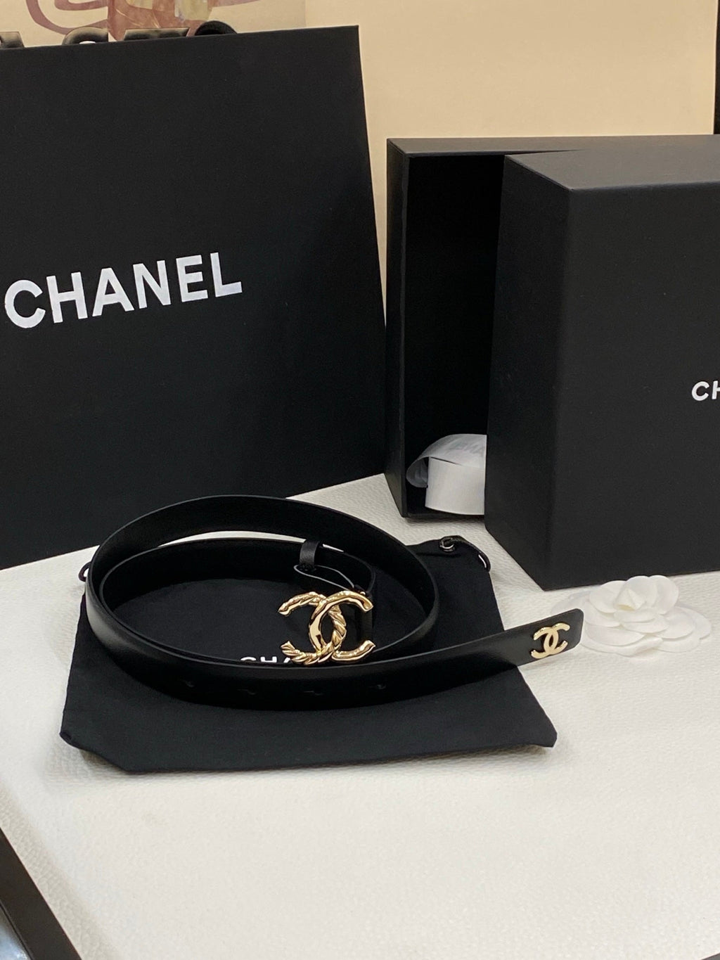 DOUBLE C BELT 20MM IN BLACK CALFSKIN WITH GOLD-TONE CHAIN INTERWOVEN BUCKLE