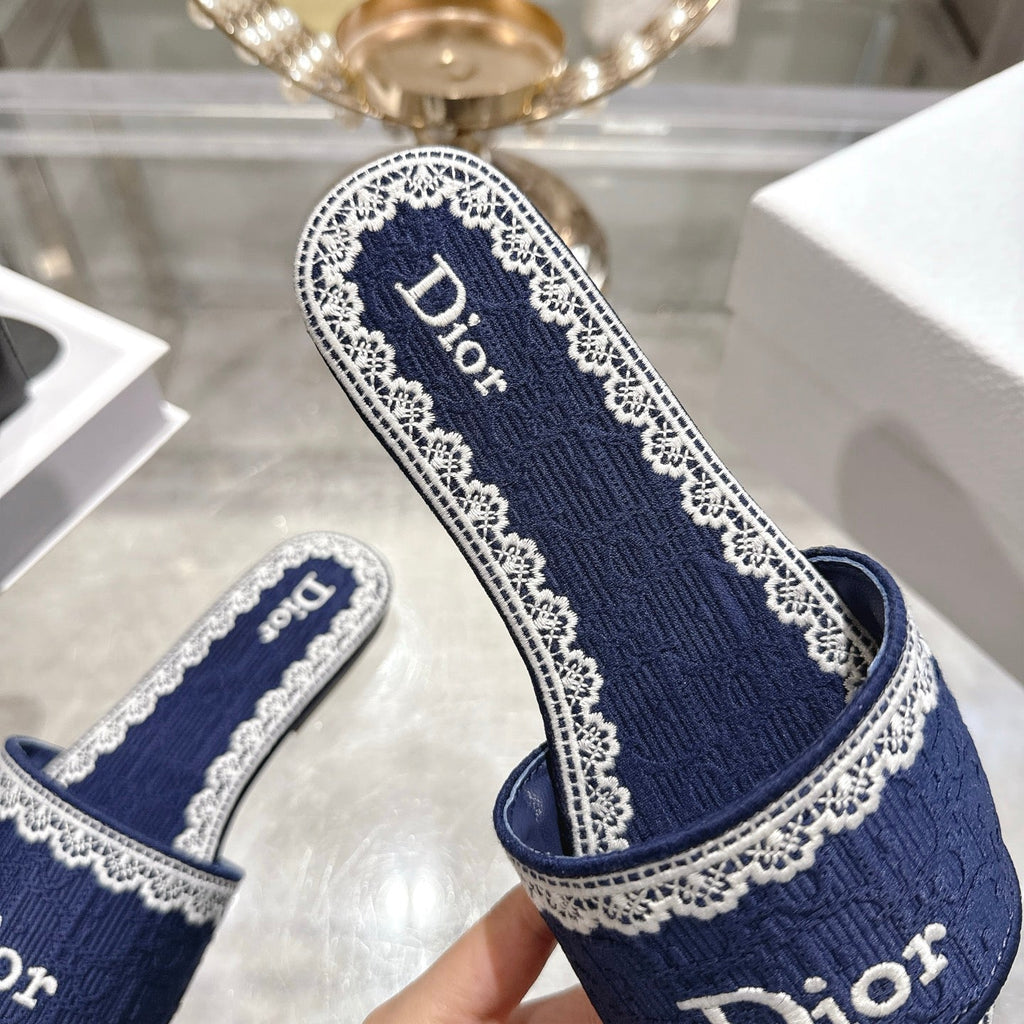 CD 26 Embroidered Sandals Blue White Canvas 592244