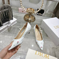 CD 26 High Heel Pump Flower 25 White Sheepskin Ribbon 679715