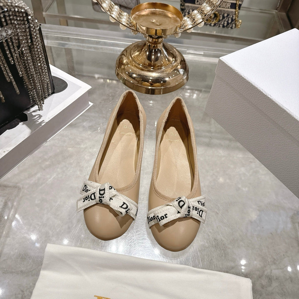 CD 26 Bow Ballet Flat Embroidered Sheepskin