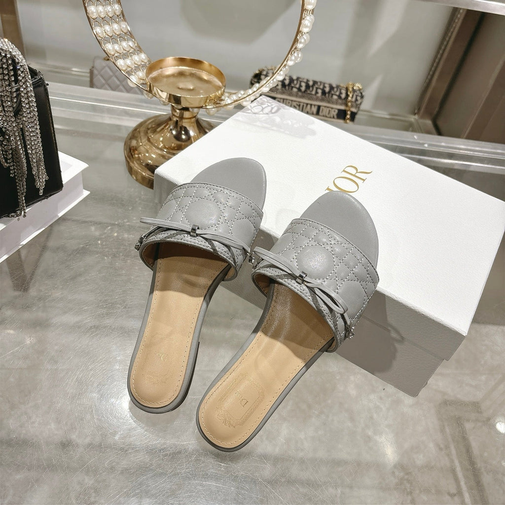 CD 26s Slippers Gray Beige Sheepskin 679865