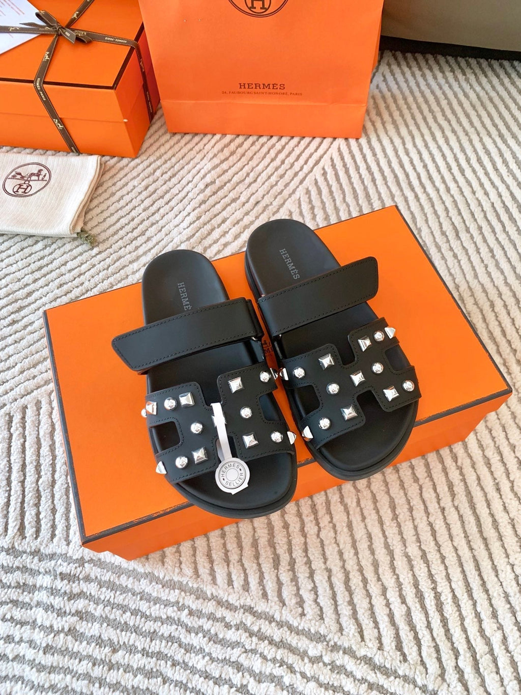 HM Chypre Sandal Black With White Stones Lambskin 963500