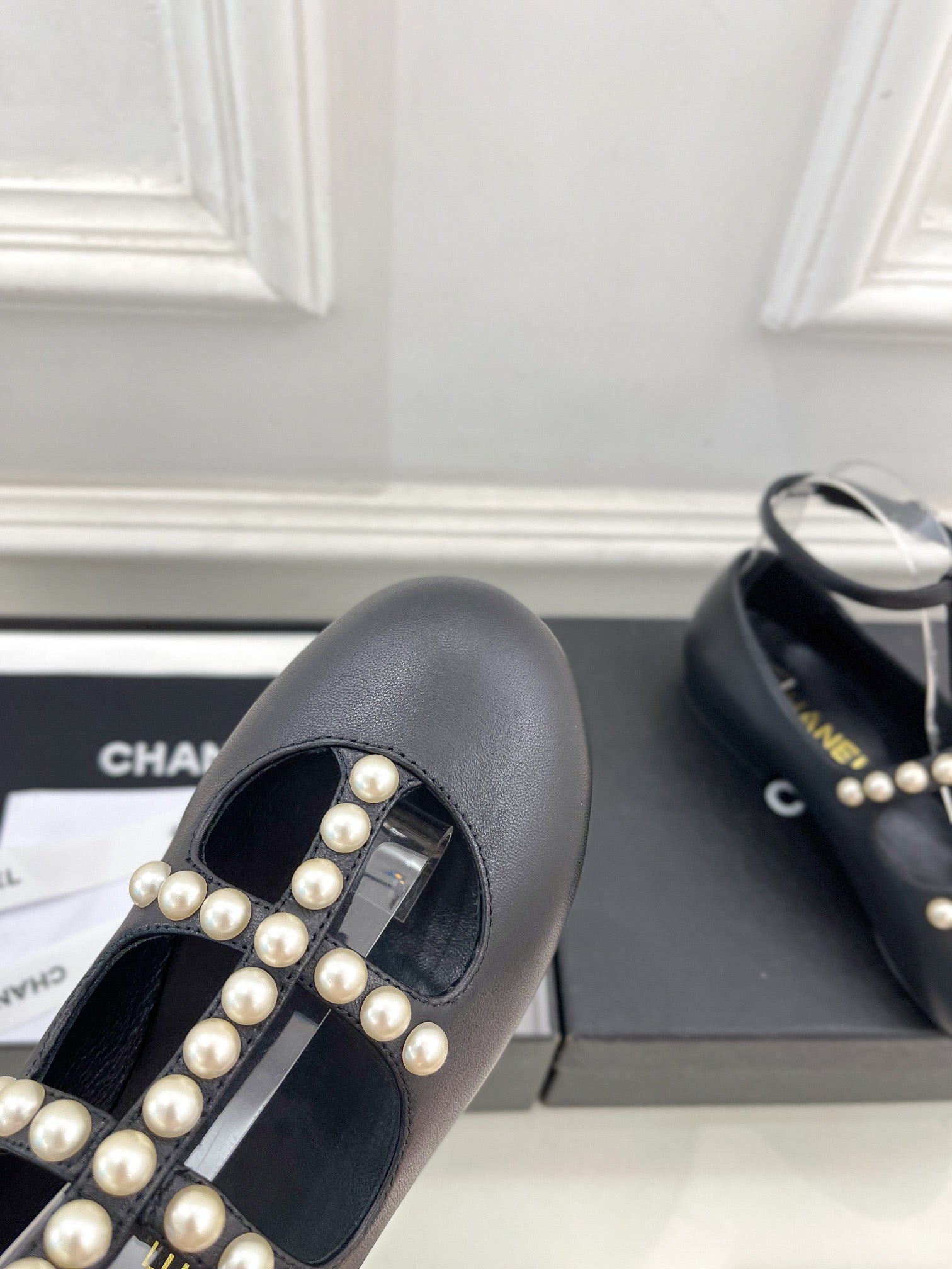 CC Mary Jane 10mm In Black With Small Pearls Lambskin 948756